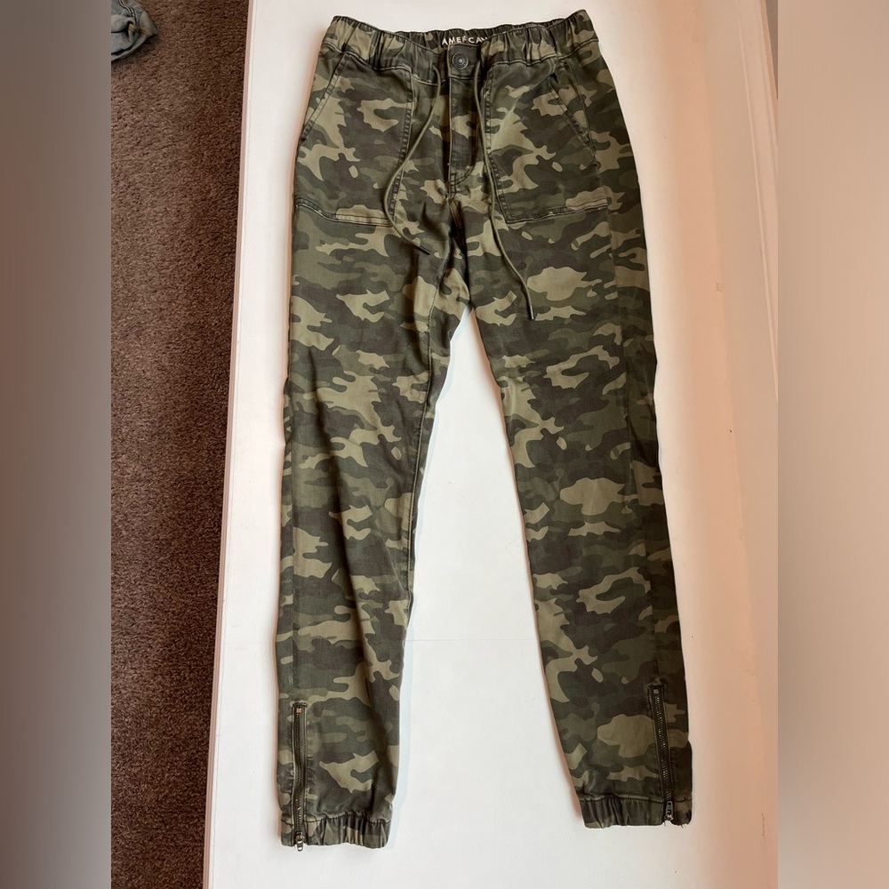 American Eagle Camo Jogger/Jeans
